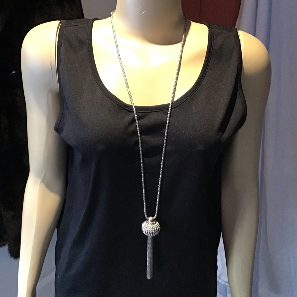 Lia Sophia long necklace, NWOT